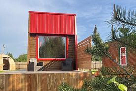 Домик 2-местный Красный, Дервеня VOKSI, Черноисточинск