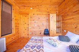 Коттедж с балконом и с красивым видом из окна, Шале Svaneti Countryside 1, Местиа