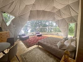 Тент с красивым видом из окна, Глэмпинг Атмосфера (гора Мамзышха), Гагра