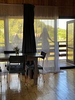 Двухместный люкс с балконом и с красивым видом из окна 2 отдельные кровати, Гостевой дом Акалам Кантри Клаб , Пицунда