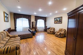 Люкс Superior с балконом и с красивым видом из окна, Кемпинг Бисерово, Рыбхоз