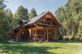 Коттедж Presidential с балконом и с красивым видом из окна, Кемпинг Бисерово, Рыбхоз