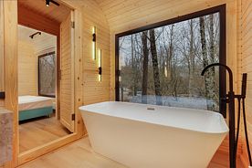 Домик Evergreen 2х местный с панорамной ванной и видом на лес, Клуб загородного отдыха Культура, Северский район