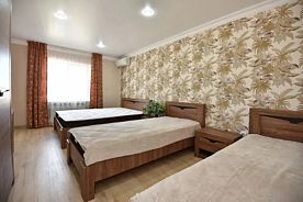 Апартаменты Luxury, Гостевой дом Сказка инн, Голубицкая