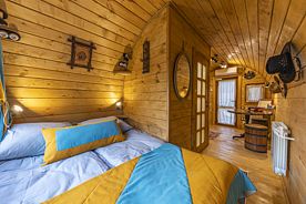 Дилижанс Дикий Запад с видом на горы, Глэмпинг O2kislorod, село Эльтюбю