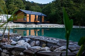 Коттедж с 3 комнатами с балконом и с красивым видом из окна, Глэмпинг Енот, село Воронцовка