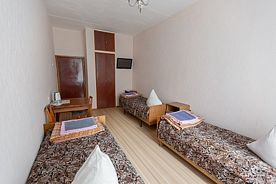 Эконом 3-местный улучшенный (корпус №2), База отдыха Родничок, Чебаркуль