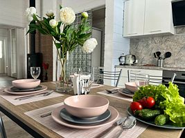 Коттедж с балконом и с красивым видом из окна, База отдыха Озеро Лунное, Бородинское