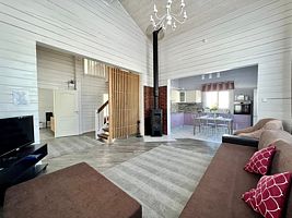 Коттедж с 3 комнатами с балконом и с видом на озеро, База отдыха Озеро Лунное, Бородинское