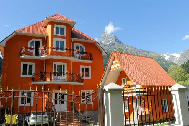 Отель Каприз, Республика Карачаево-Черкесия, Домбай Домбай Теберда