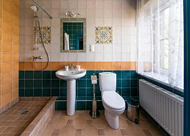 Двухместный номер Красный двуспальная кровать, База отдыха Капустяная балка, станица Новомышастовская