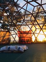 Двухместная Сфера Большая с красивым видом из окна двуспальная кровать, База активного отдыха Серф-станция Wind Hunters Station , Сосновый Бор