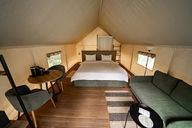 Тент Хаус с видом на реку, Глэмпинг Ороктой парк, Чемальский район