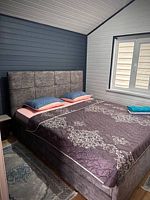 Коттедж с 2 комнатами с красивым видом из окна, Кемпинг База Отдыха Персиковый Остров, Чиркей