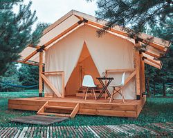 Двухместный номер Comfort с красивым видом из окна двуспальная кровать, Кемпинг LAMA PARK, Багратионовский район