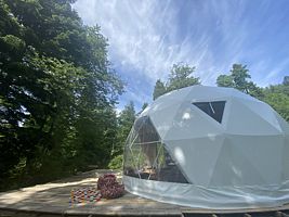 Семейный тент с красивым видом из окна, Глэмпинг Атмосфера (гора Мамзышха), Гагра