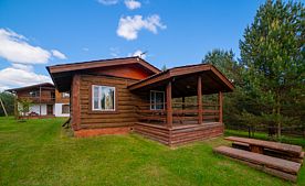 Четырёхместный коттедж с 2 комнатами с красивым видом из окна, База отдыха Боровое, деревня Боровое