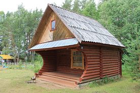 Двухместный семейный коттедж с видом на озеро двуспальная кровать, База отдыха Орлинка, поселок Пено