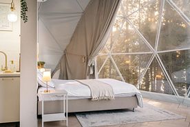 Двухместный люкс с балконом и с красивым видом из окна двуспальная кровать, Глэмпинг Fusion inn, село Артыбаш