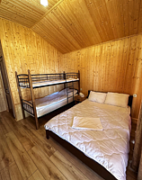 Четырёхместный коттедж с балконом и с видом на море, База отдыха Набережная Виктория, Новый Афон