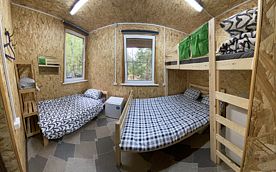 Семейные апартаменты рядом с пляжем, База отдыха и туризма Семейный клуб Робинзонада, Валдайский