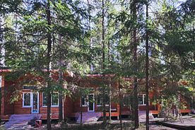 Семейный коттедж с красивым видом из окна, База отдыха и туризма Семейный клуб Робинзонада, Валдайский