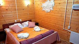 Коттедж c 1 комнатой, База отдыха Аннушка, Лужский район