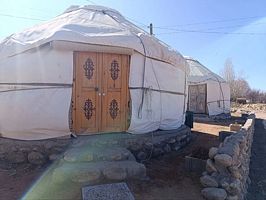 Четырёхместный номер Economy с балконом, Кемпинг Ailuu Yurt Camp and Guest House, Тонский