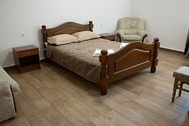 Двухместный полулюкс с красивым видом из окна двуспальная кровать, База отдыха Архыз Триумф, село Нижняя Ермоловка