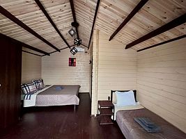 Коттедж с балконом и рядом с пляжем, База отдыха Натали СЧ, Гудаута