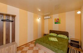 Апартаменты 4-местные 3-комнатные, База отдыха Адмирал (Кирилловка), Кирилловка