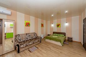 Семейный 2-местный 2-комнатный, База отдыха Адмирал (Кирилловка), Кирилловка