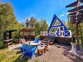 Коттедж с видом на реку, Глэмпинг А у реки, Новомихайловское