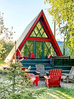 Коттедж с красивым видом из окна, Глэмпинг А у реки, Новомихайловское