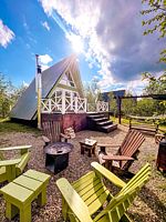 Четырёхместный коттедж с красивым видом из окна, Глэмпинг А у реки, Новомихайловское