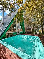 Коттедж Premium с балконом и с красивым видом из окна, Глэмпинг А у реки, Новомихайловское