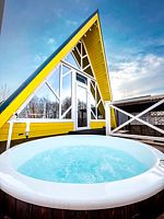 Шале с красивым видом из окна, Глэмпинг А у реки, Новомихайловское