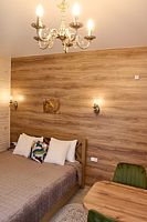 Двухместный полулюкс с видом на горы двуспальная кровать, База отдыха Манжерок шале , Манжерок