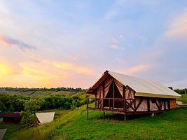 Двухместный номер Standard с балконом и с красивым видом из окна двуспальная кровать, Глэмпинг Сплав стихий, Новосиль