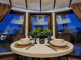 Вилла с красивым видом из окна, Глэмпинг Хат Хаус, Александрия