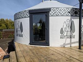 Двухместное бунгало Standard двуспальная кровать, Глэмпинг Хат Хаус, Александрия