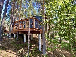 Двухместный номер Superior с балконом и с красивым видом из окна двуспальная кровать, Глэмпинг Велино , деревня Ореховцы