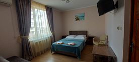 Двухместный номер с балконом и видом на море Номера: 1, 6, Гостевой дом Черноморская жемчужина, Сочи