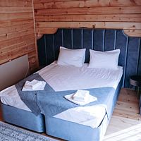 Двухместный коттедж с террасой Стандарт двуспальная кровать, База Отдыха Алтай Эко Кедр, село Акташ