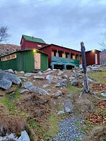 Четырёхместный коттедж с красивым видом из окна, Туристическая база Магтур, Ольский район