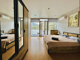 Двухместный номер 2 этаж с балконом и с панорамным видом двуспальная кровать, База отдыха Лагуна Голхин, Гунибский район