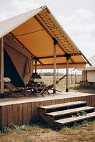 Двухместный люкс с балконом двуспальная кровать, Глэмпинг В деревушке на опушке, поселок Колышлей