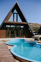 Двухместное Половина Коттеджа с видом на горы двуспальная кровать, База отдыха Ночлег туриста, село Перевальное