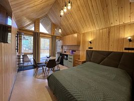 Двухместный коттедж двуспальная кровать, База отдыха Gedeon Housе 20, село Соузга