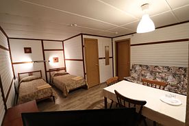 Двухместный коттедж двуспальная кровать, База отдыха Спутник, Городецкий район